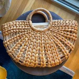 Noces Half-Moon Water Hyacinth Bag